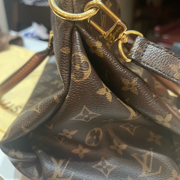 Louis Vuitton Pallas Monogram Noir w/ black cowhide trim, brown handles. - Picture 5 of 14